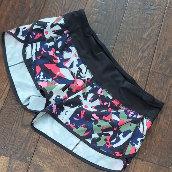 LULULEMON I Multi-Color Hotty Hot Pop Cut Boom Juice Lined Running Shorts, 8 - Picture 4 of 16